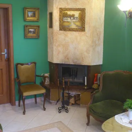 Perla 招待所 波别罗沃