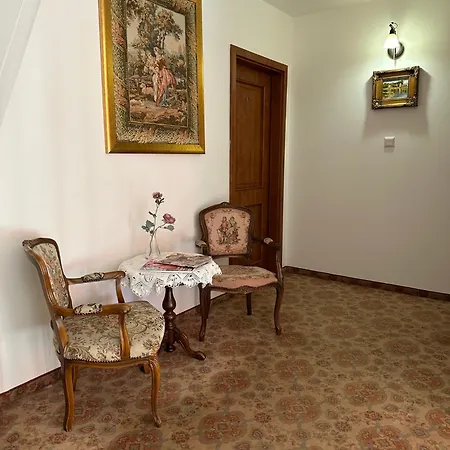 Perla בית הארחה פוביירובו